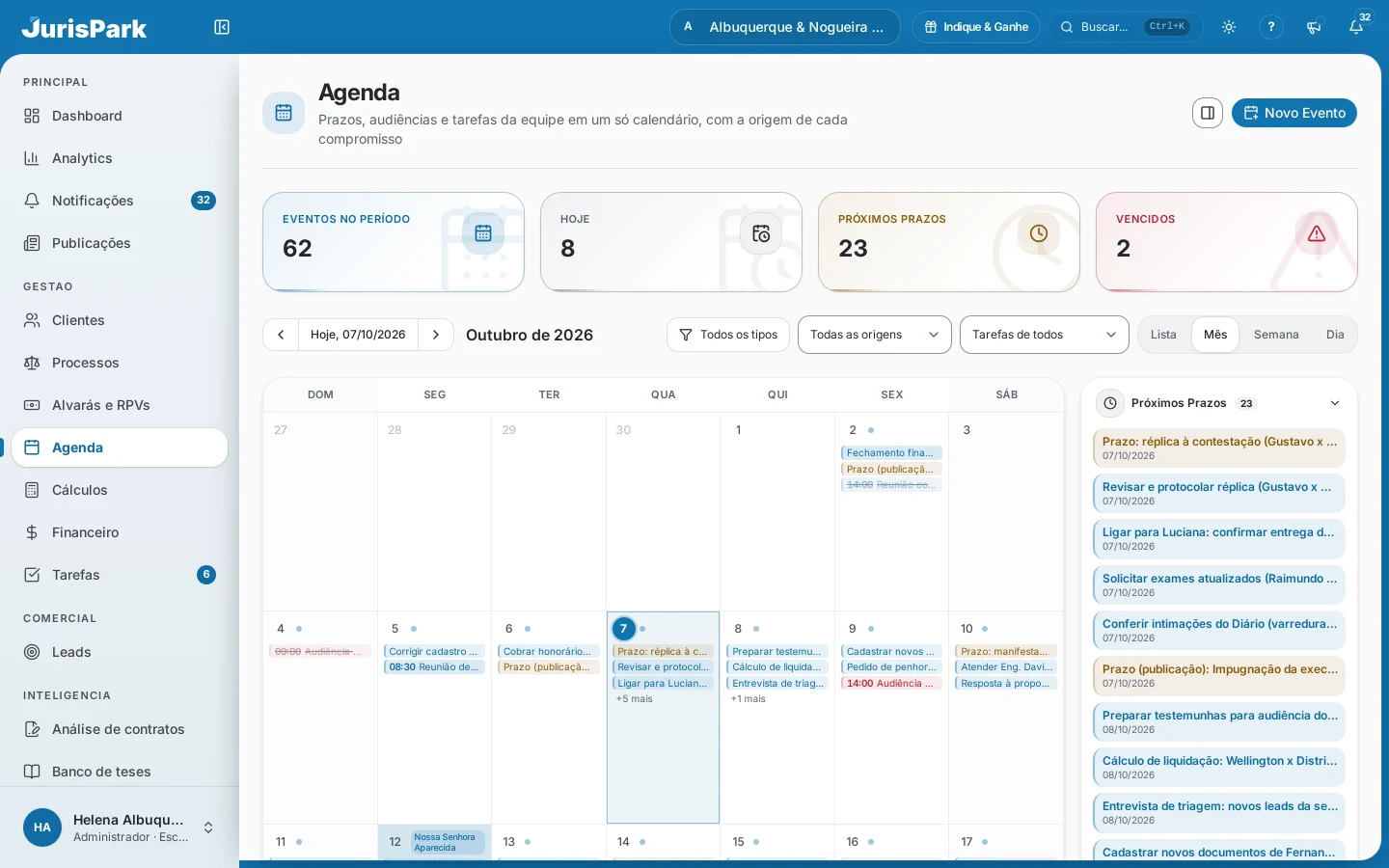 Agenda do JurisPark em visão mensal, com indicadores de eventos, hoje, próximos prazos e vencidos, filtros por tipo e origem e o painel Próximos Prazos.